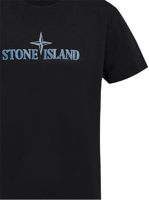 T-shirt nera con logo Stone Island | 81152NS80V0029